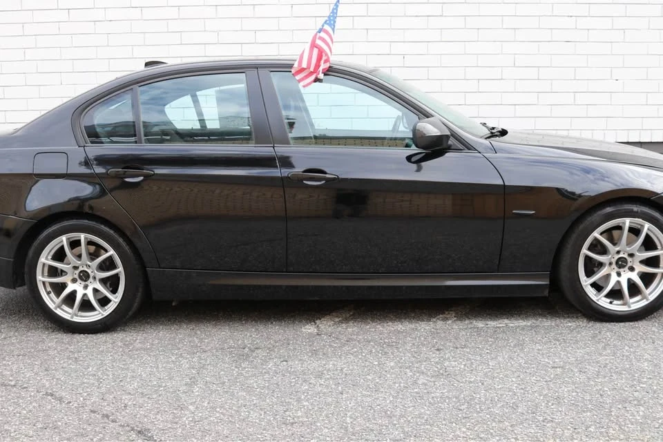 2011 BMW E90 3 Series Sedan - Image 7 of 19