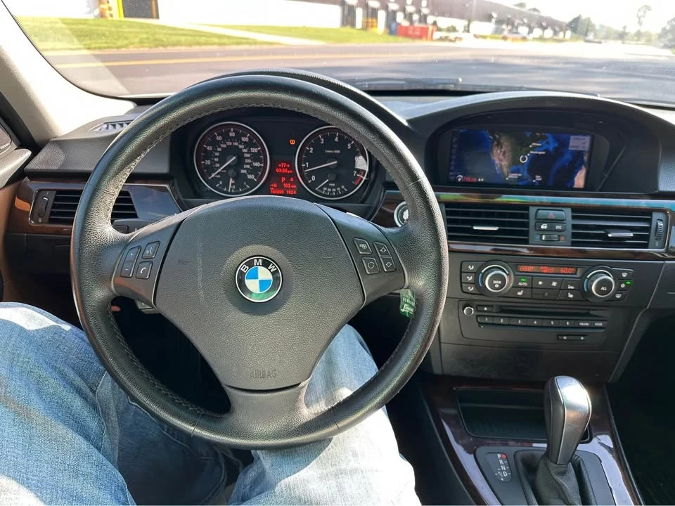 2011 BMW E90 3 Series Sedan - Image 16 of 17