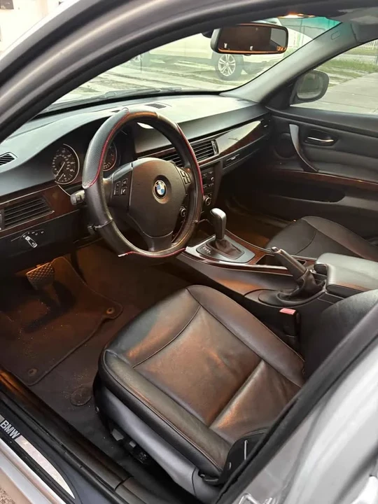 2011 BMW E90 3 Series Sedan - Image 3 of 11