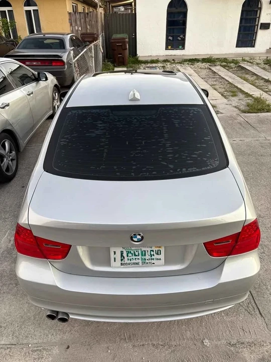 2011 BMW E90 3 Series Sedan - Image 6 of 11