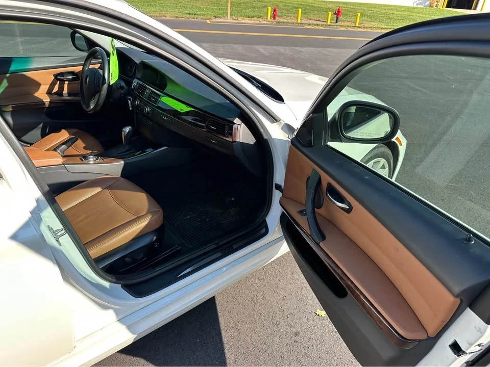 2011 BMW E90 3 Series Sedan - Image 11 of 17