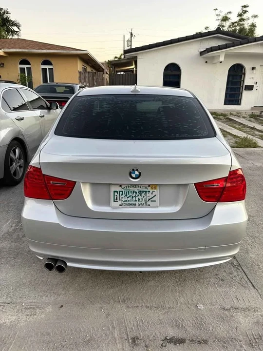 2011 BMW E90 3 Series Sedan - Image 9 of 11