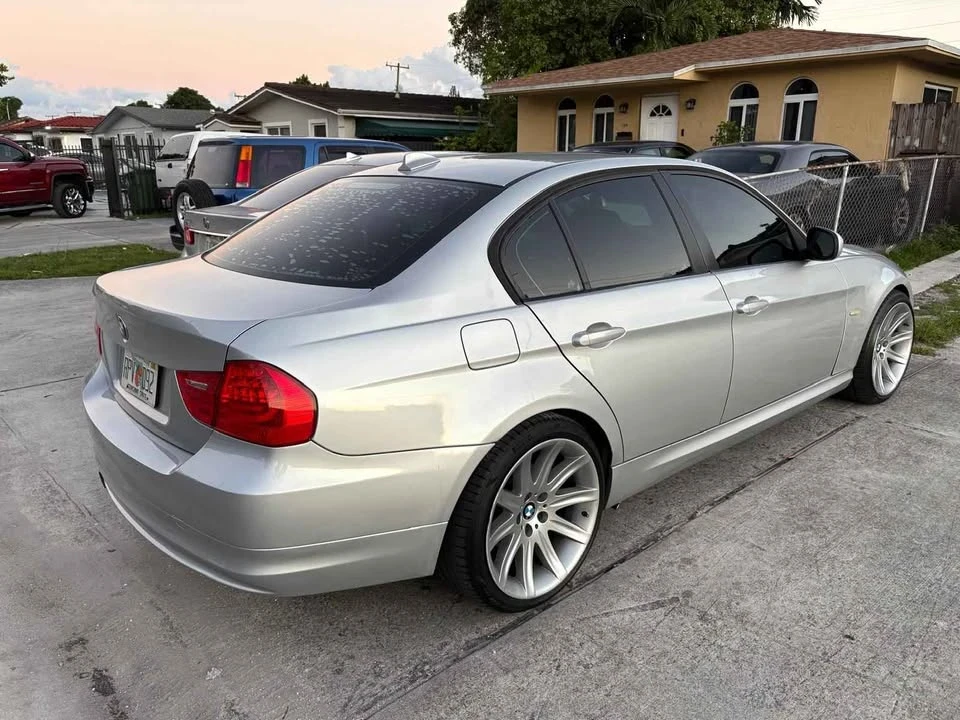 2011 BMW E90 3 Series Sedan - Image 8 of 11