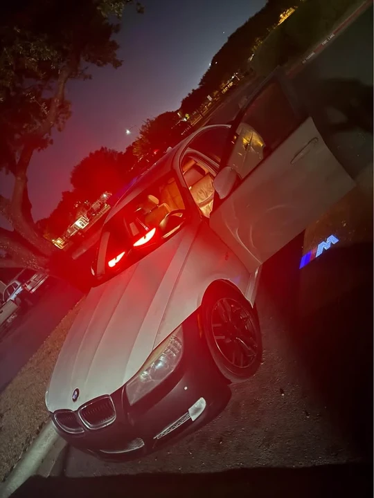 2011 BMW E90 3 Series Sedan - Image 3 of 6