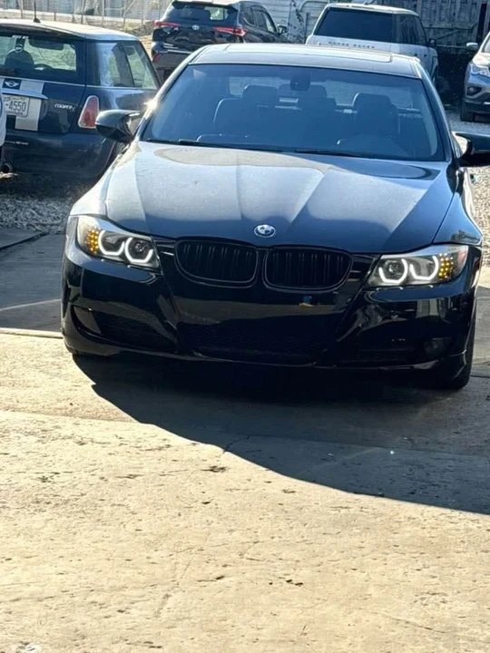 2011 BMW E90 3 Series Sedan - Image 3 of 8