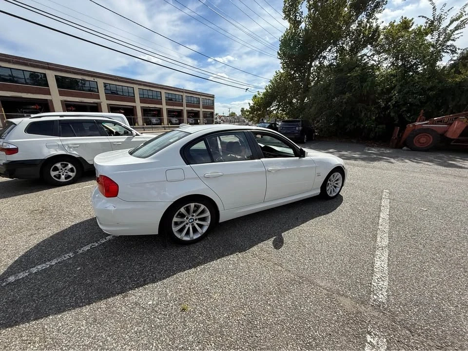 2011 BMW E90 3 Series Sedan - Image 11 of 13