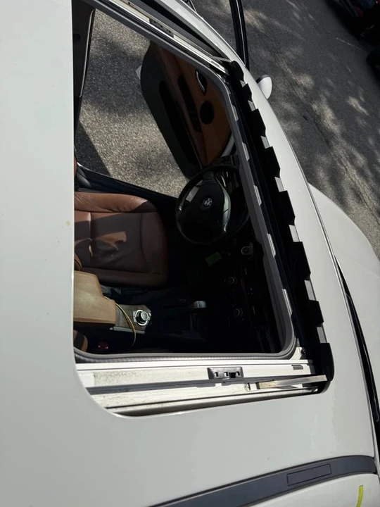 2011 BMW E90 3 Series Sedan - Image 2 of 13