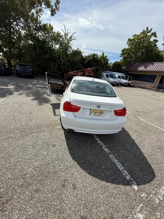 2011 BMW E90 3 Series Sedan - Image 12 of 13