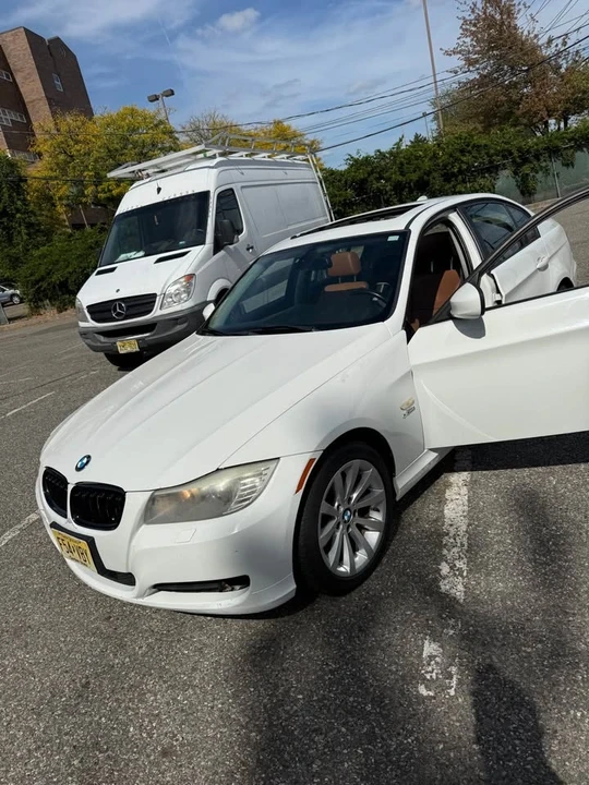 2011 BMW E90 3 Series Sedan - Image 9 of 13