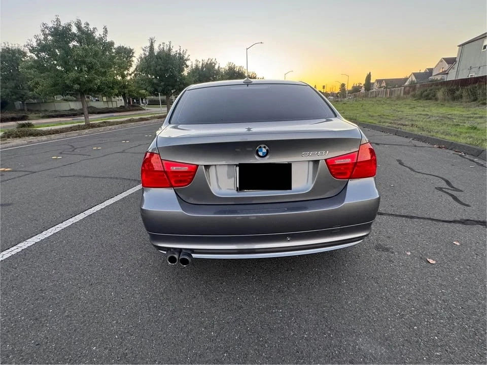 2011 BMW E90 3 Series Sedan - Image 4 of 13