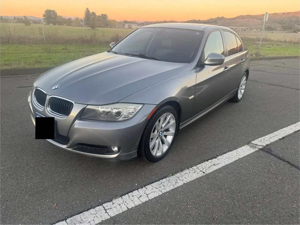 2011 BMW E90 3 Series Sedan - Image 2 of 13