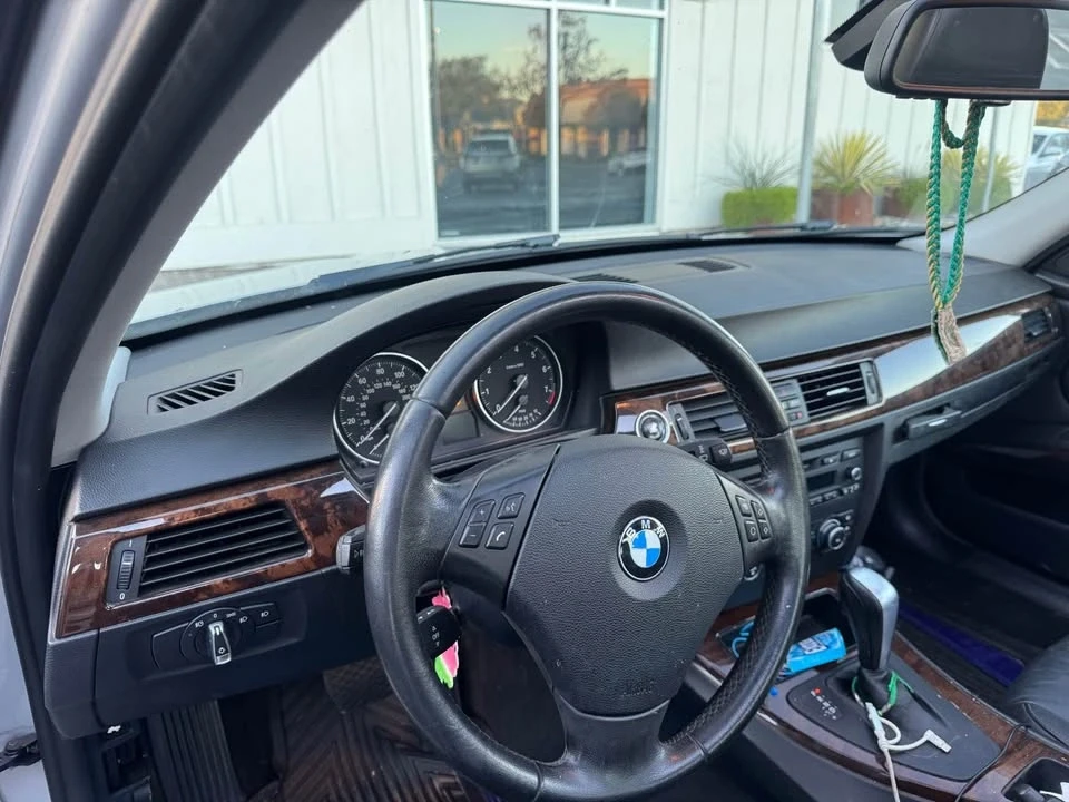 2011 BMW E90 3 Series Sedan - Image 6 of 7