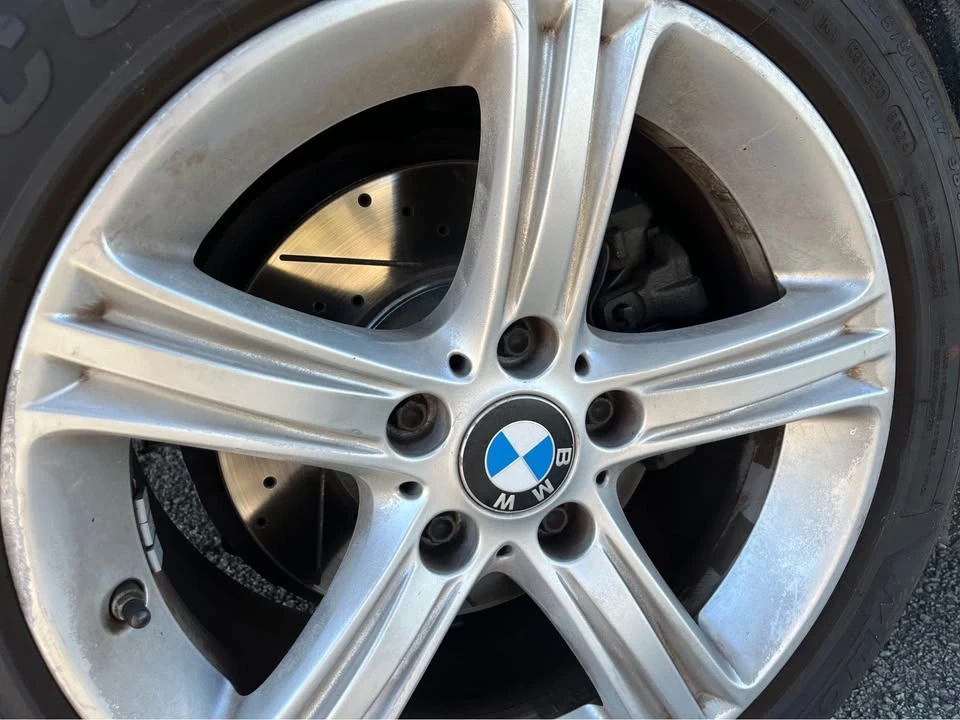 2011 BMW E90 3 Series Sedan - Image 3 of 4