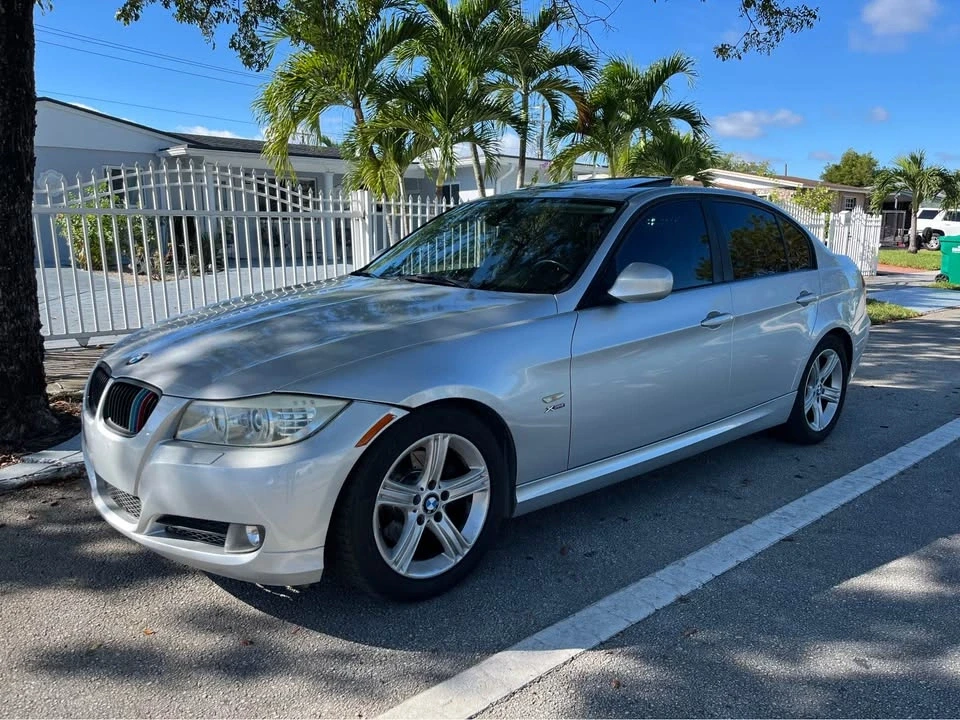 2011 BMW E90 3 Series Sedan - Image 2 of 4