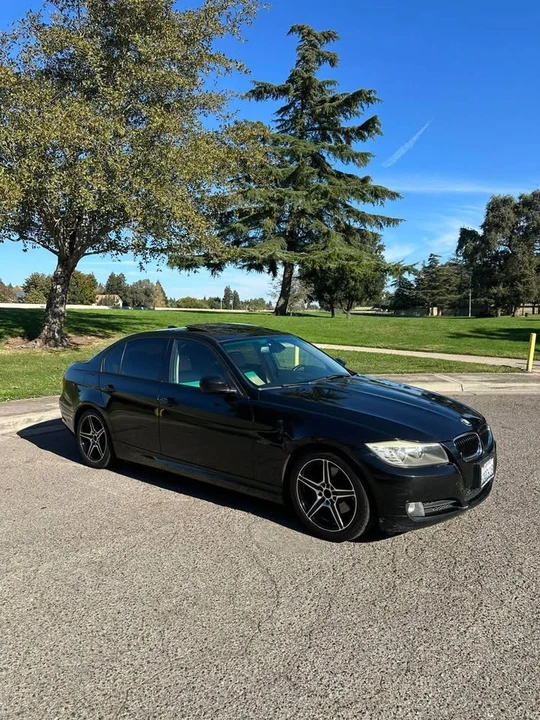 2011 BMW E90 3 Series Sedan - Image 2 of 16