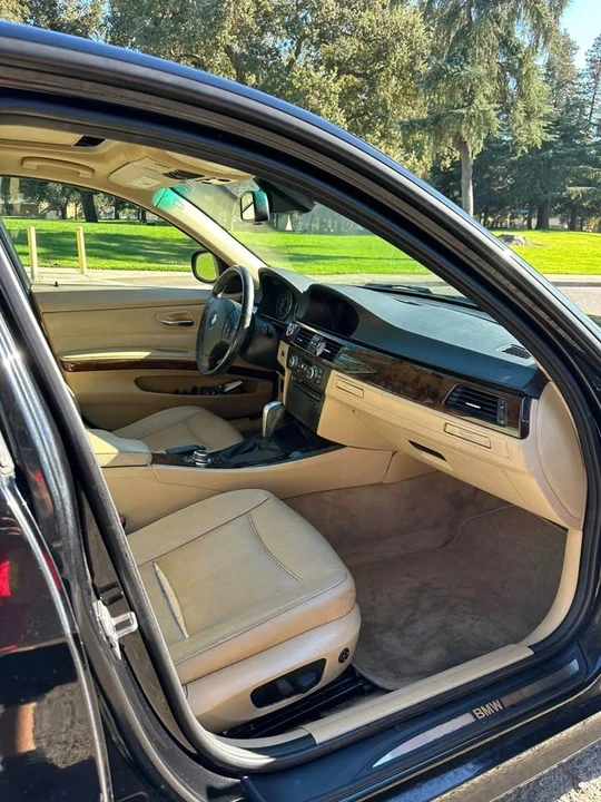 2011 BMW E90 3 Series Sedan - Image 11 of 16