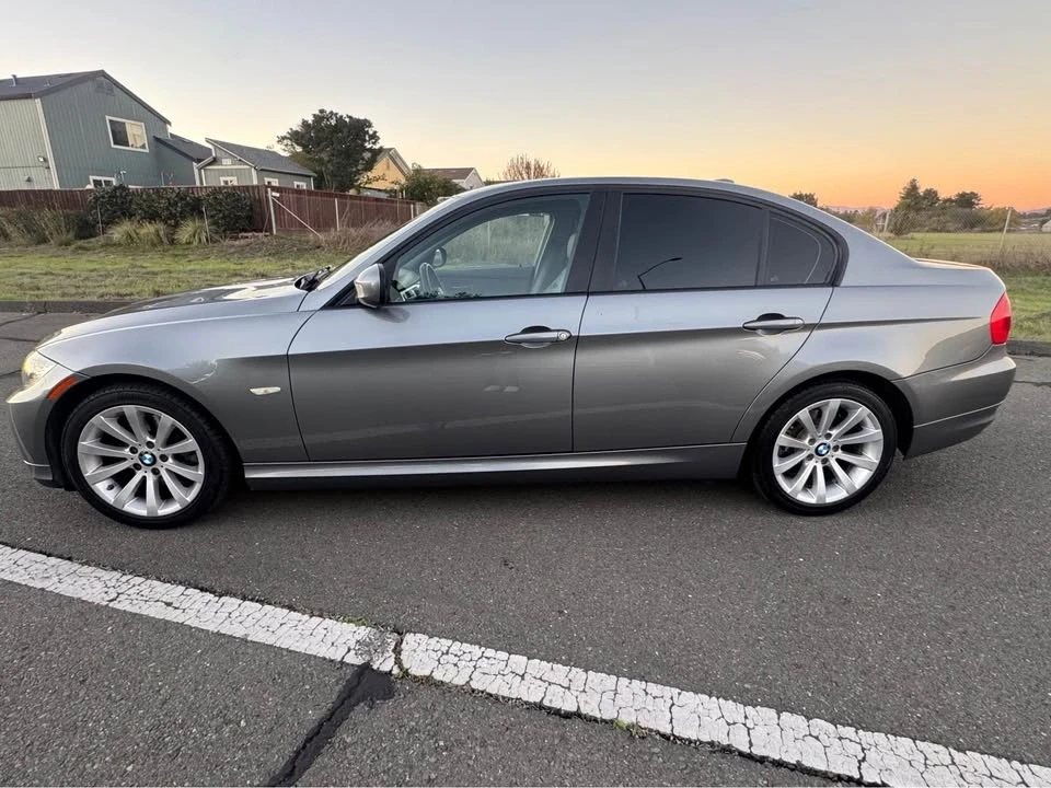 2011 BMW E90 3 Series Sedan - Image 3 of 13