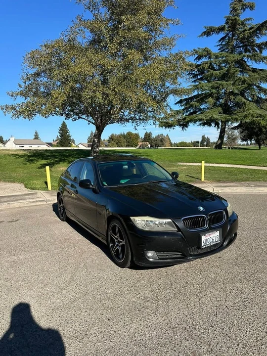 2011 BMW E90 3 Series Sedan - Image 6 of 16