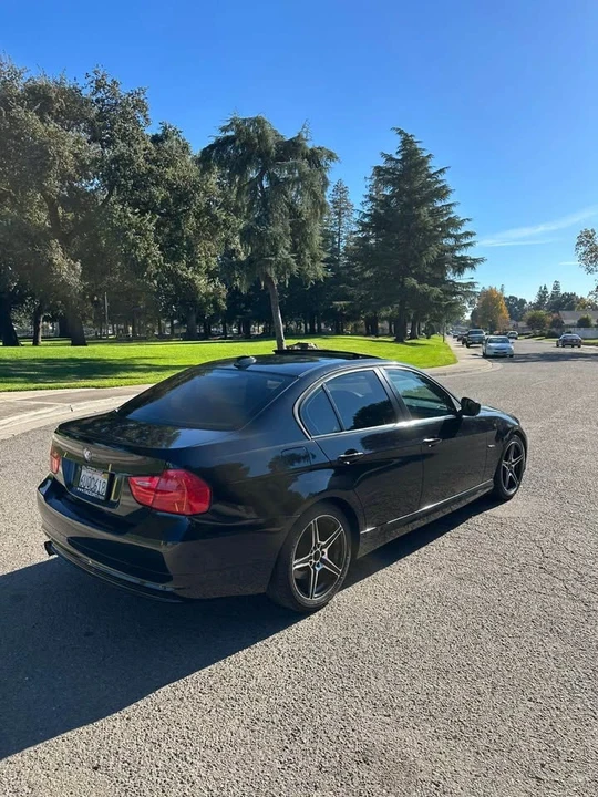2011 BMW E90 3 Series Sedan - Image 7 of 16