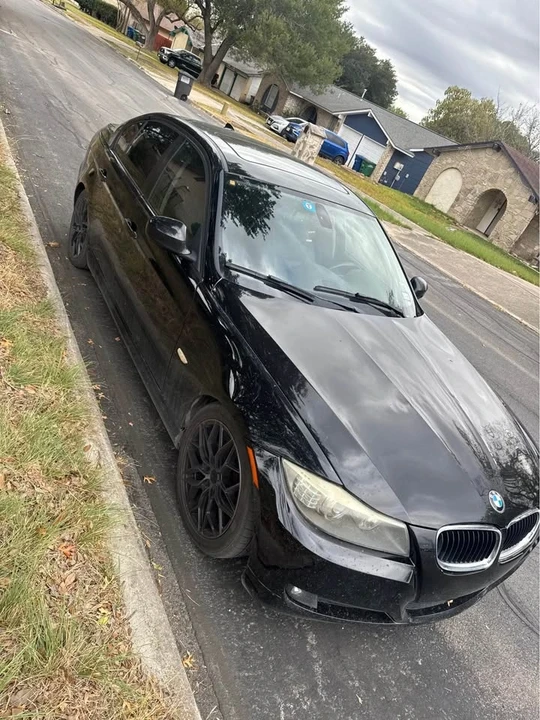 2011 BMW E90 3 Series Sedan - Image 3 of 4