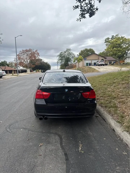 2011 BMW E90 3 Series Sedan - Image 4 of 4