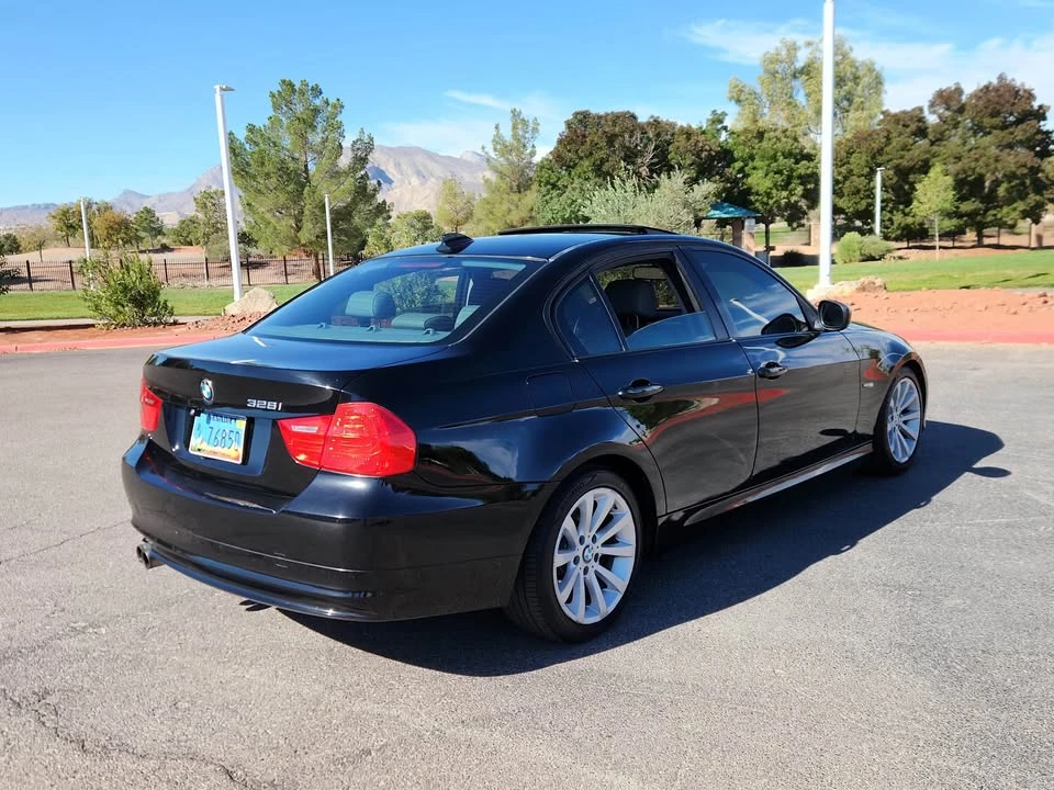 2011 BMW E90 3 Series Sedan - Image 5 of 9