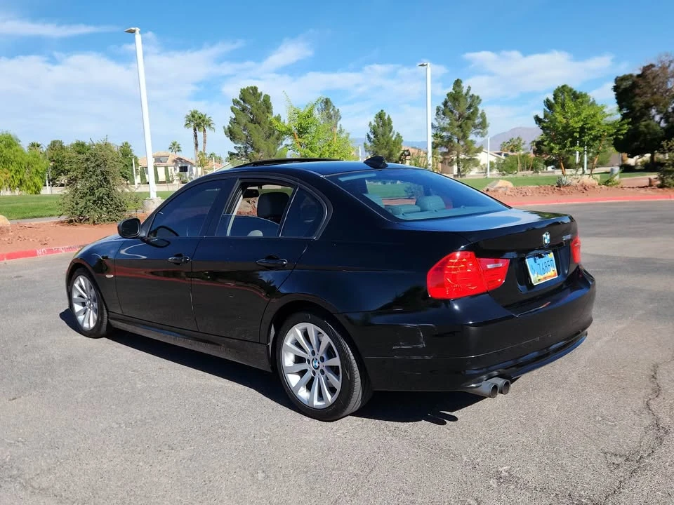 2011 BMW E90 3 Series Sedan - Image 4 of 9