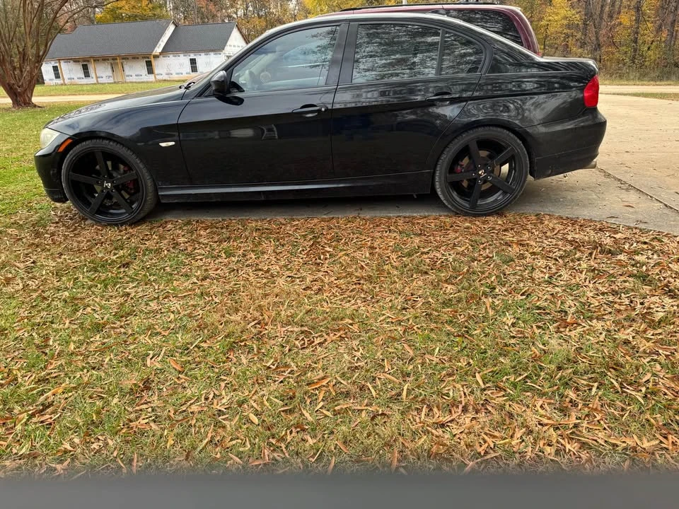 2011 BMW E90 3 Series Sedan - Image 2 of 6