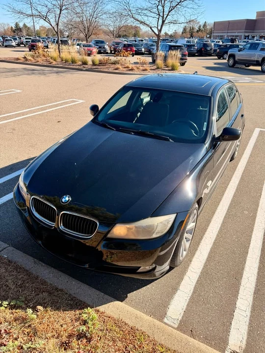 2011 BMW E90 3 Series Sedan - Image 4 of 6