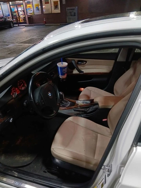 2011 BMW E90 3 Series Sedan - Image 5 of 5