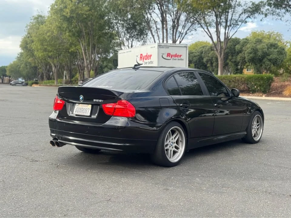 2011 BMW E90 3 Series Sedan - Image 3 of 8