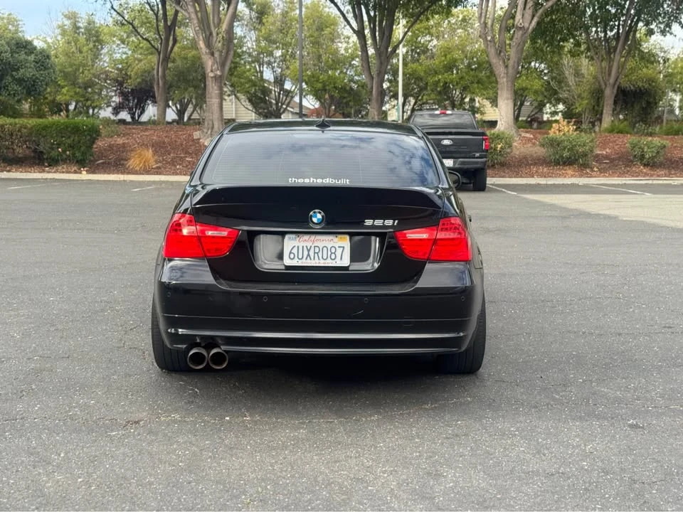 2011 BMW E90 3 Series Sedan - Image 4 of 8