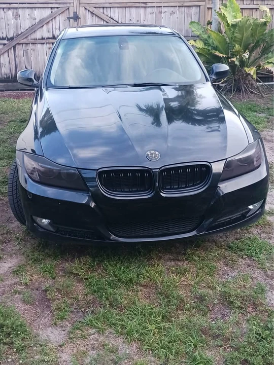 2011 BMW E90 3 Series Sedan - Image 2 of 6
