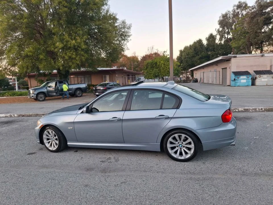 2011 BMW E90 3 Series Sedan - Image 4 of 15