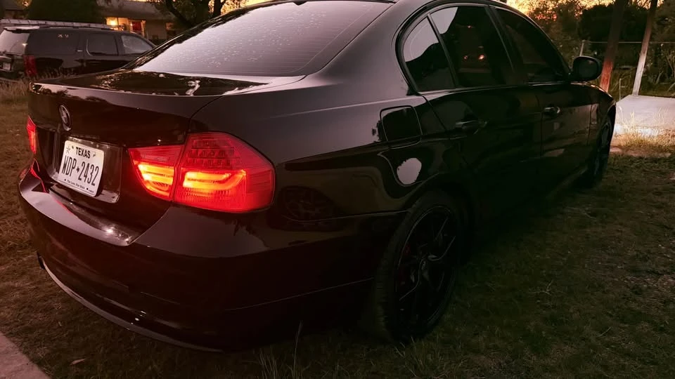2011 BMW E90 3 Series Sedan - Image 4 of 10