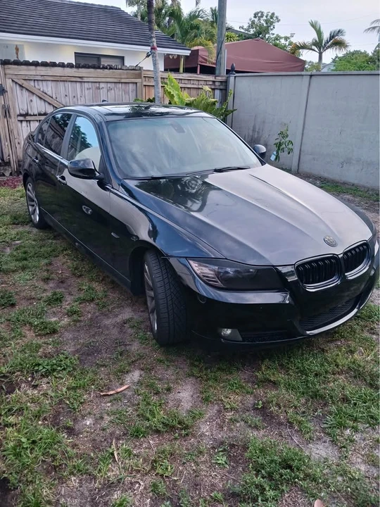 2011 BMW E90 3 Series Sedan - Image 3 of 6