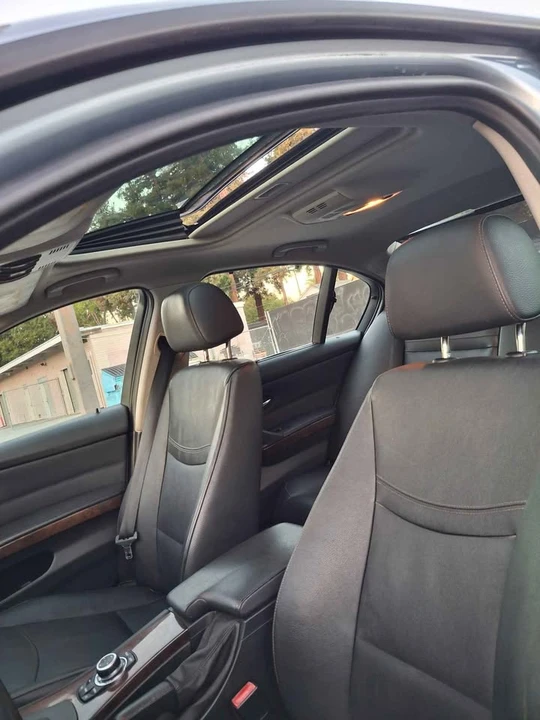 2011 BMW E90 3 Series Sedan - Image 10 of 15
