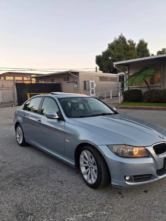 2011 BMW E90 3 Series Sedan - Image 6 of 15