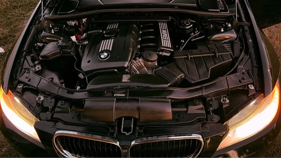 2011 BMW E90 3 Series Sedan - Image 10 of 10