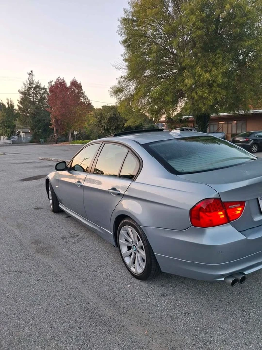 2011 BMW E90 3 Series Sedan - Image 8 of 15