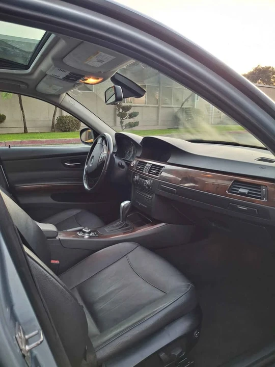 2011 BMW E90 3 Series Sedan - Image 12 of 15