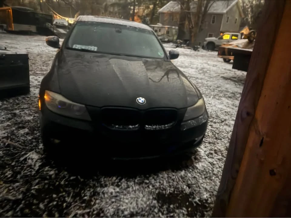2011 BMW E90 3 Series Sedan - Image 5 of 6