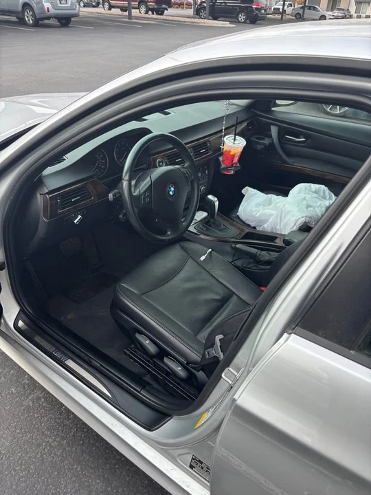 2011 BMW E90 3 Series Sedan - Image 10 of 12