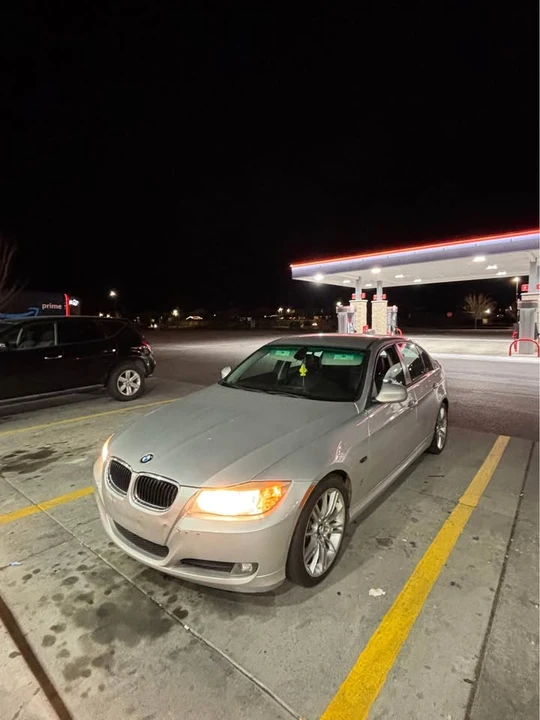 2011 BMW E90 3 Series Sedan - Image 6 of 12