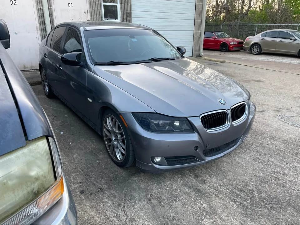 2011 BMW E90 3 Series Sedan - Image 3 of 10