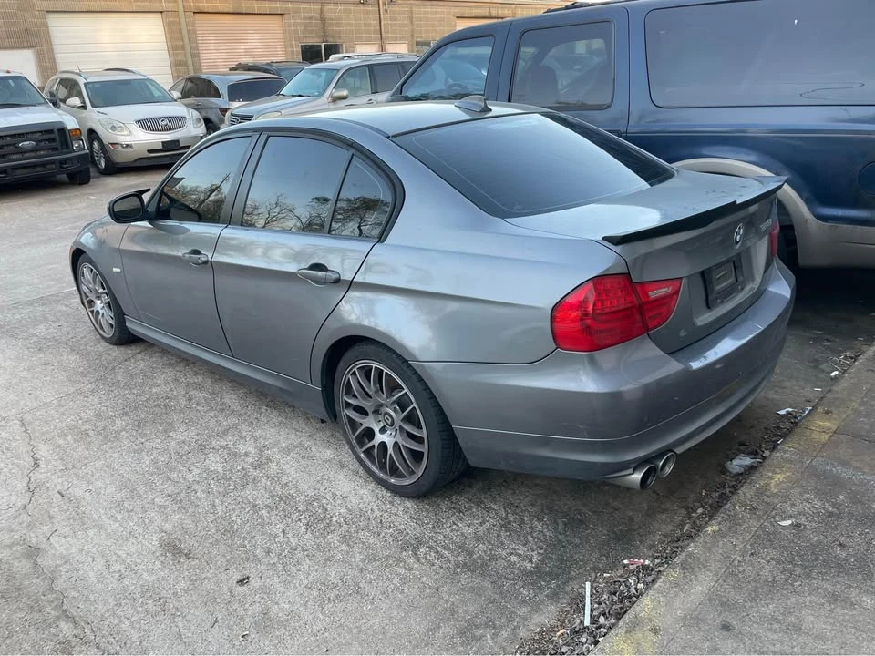 2011 BMW E90 3 Series Sedan - Image 9 of 10