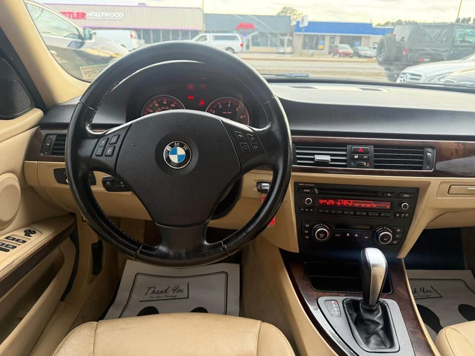 2011 BMW E90 3 Series Sedan - Image 14 of 17