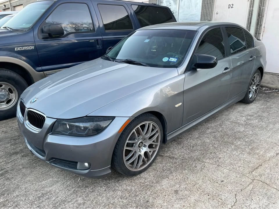 2011 BMW E90 3 Series Sedan - Image 5 of 10