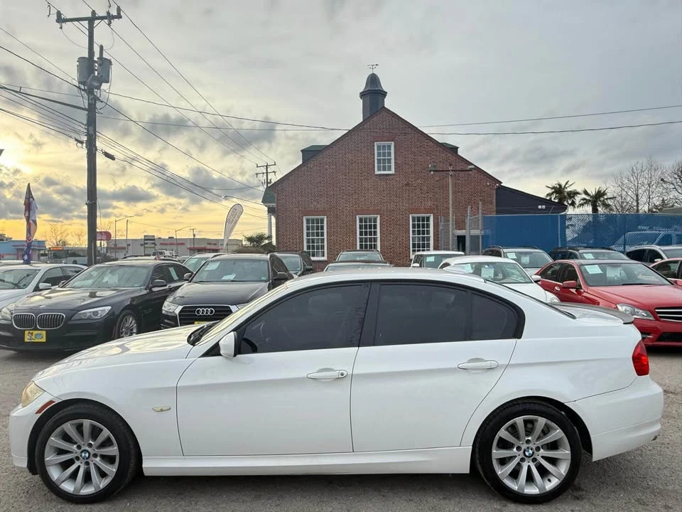 2011 BMW E90 3 Series Sedan - Image 8 of 17