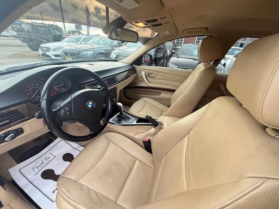 2011 BMW E90 3 Series Sedan - Image 10 of 17